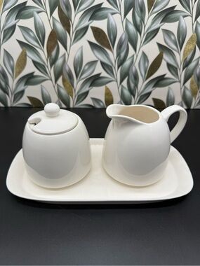 White Ceramic Creamer and Sugar Set with Tray BIA Cordon Bleu